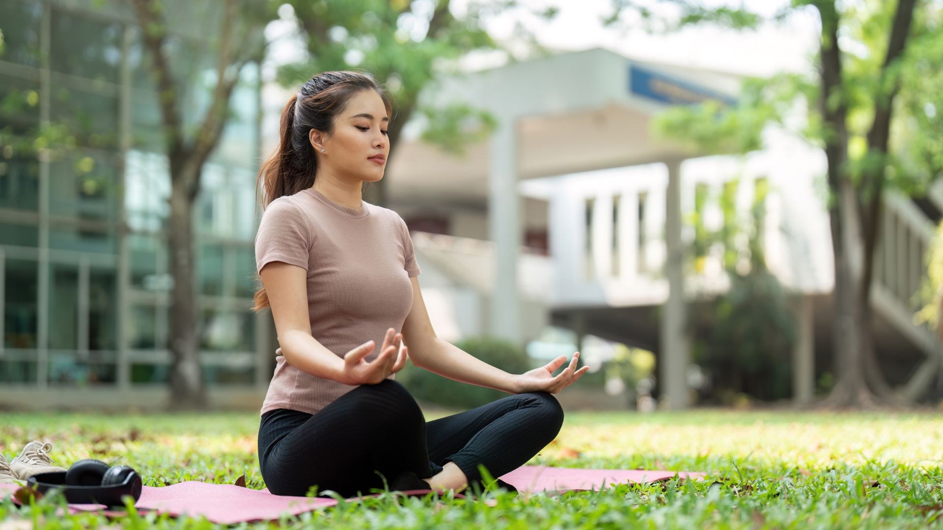 Na ÁMOSkách nově vysíláme seriál s Barbarou Šuškovou o wellbeingu, meditaci a zvládání stresu